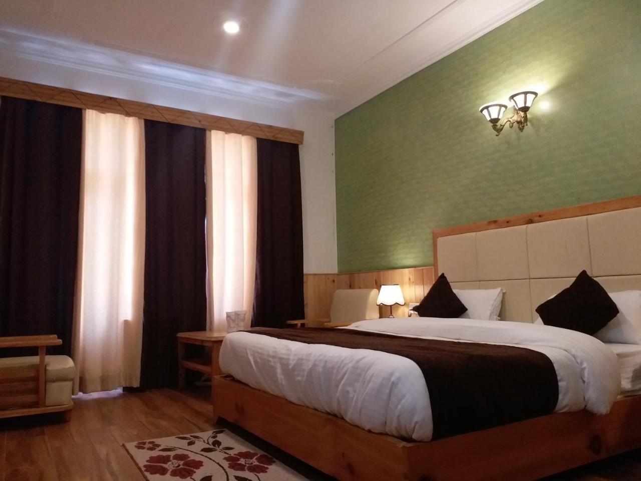 Hotel Seven Hills Manali Exterior foto