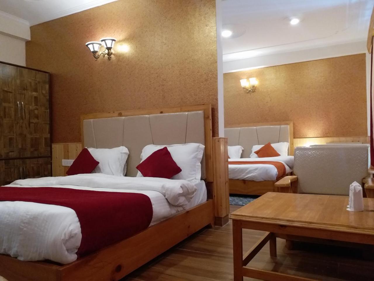 Hotel Seven Hills Manali Exterior foto